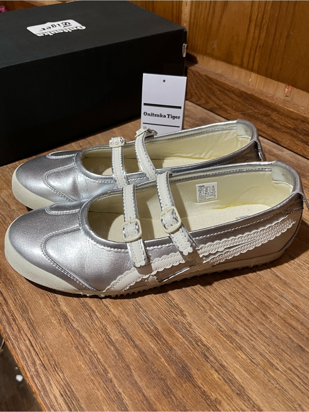 Silver Onitsuka Tiger Mexico 66 TGRS - Picture 1 of 6